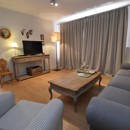 Kirchenstueberl アパート *