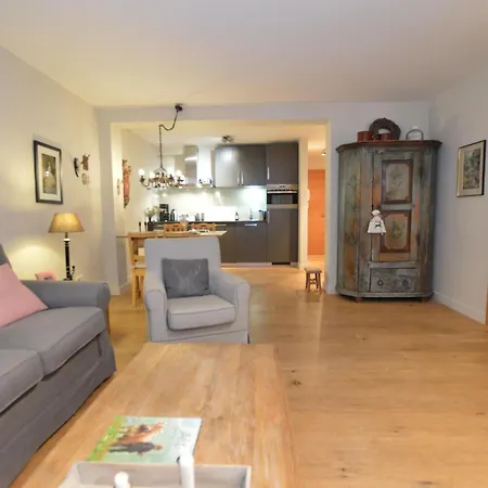 Kirchenstueberl アパート *